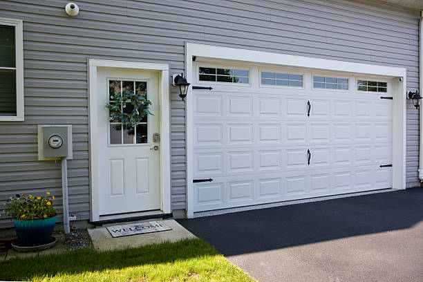 24/7 Emergency Garage Door Panel Replacement experts in North Yelm, WA